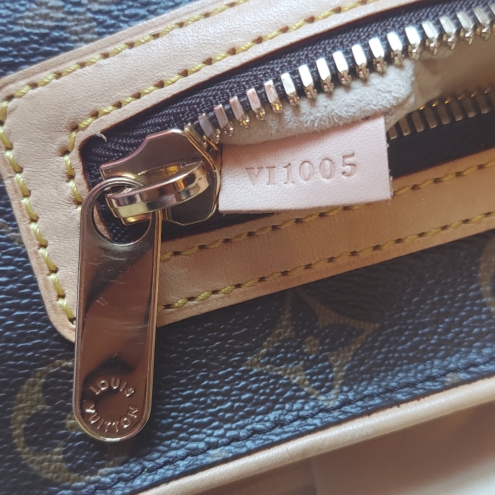 PRE-OWNED AUTHENTIC LOUIS VUITTON MONOGRAM HUDSON GM